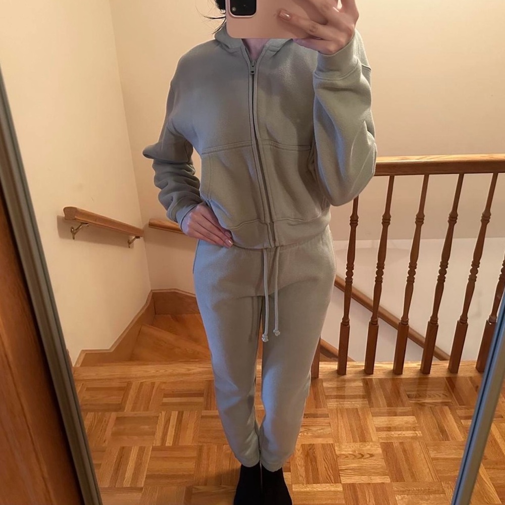 ARITZIA-Cozy Fleece Boyfriend Sweatsuit